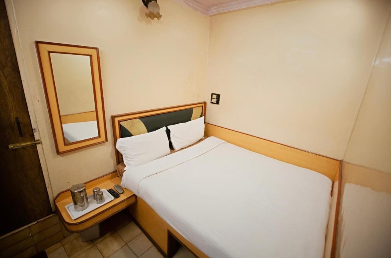 Hotel Maneck Udagamandalam Exterior photo